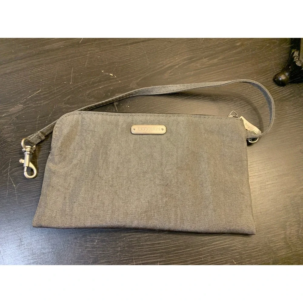 Baggallini Gray Wristlet Wallet RFID Card Holder Zip Pouch Small Travel 7